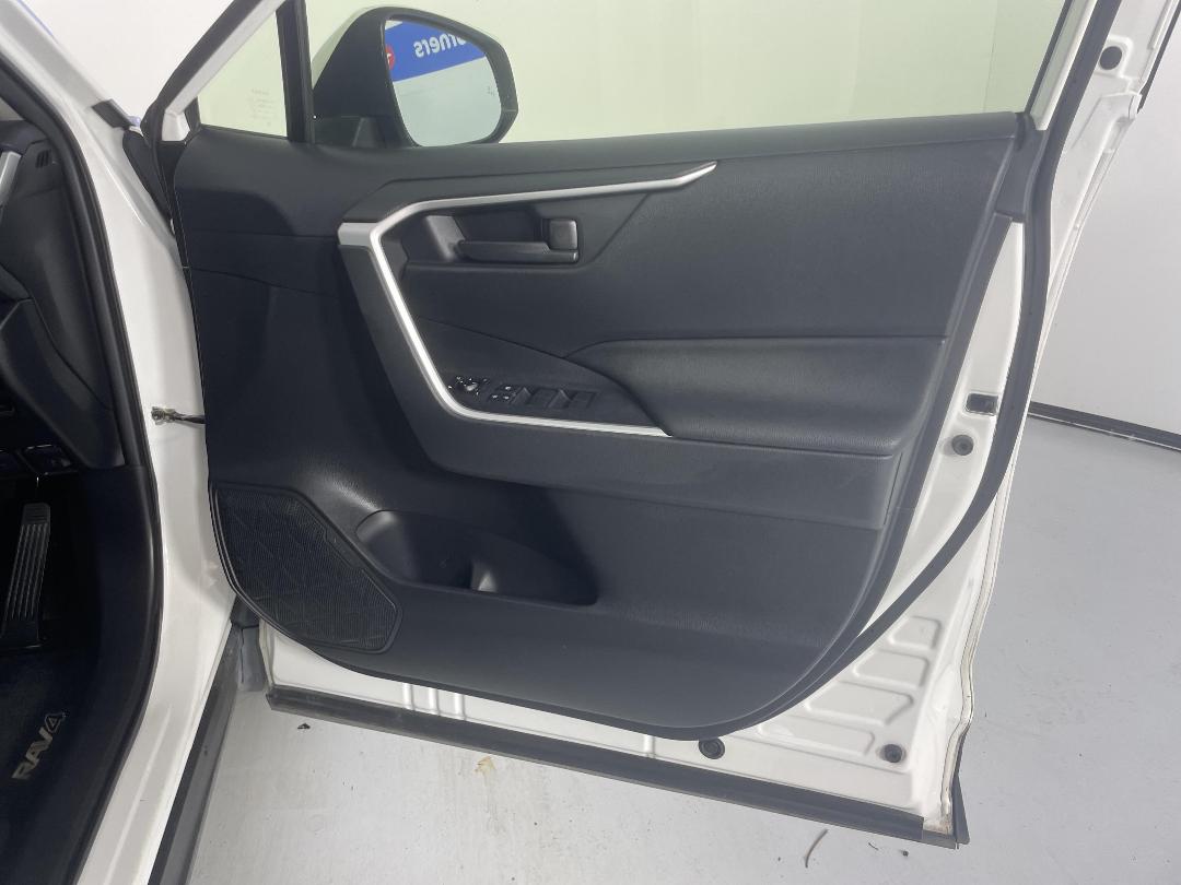 Photo '15' of Toyota Rav4