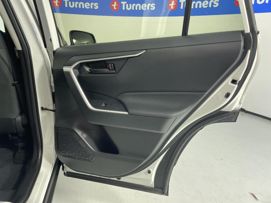 Photo '19' of Toyota Rav4