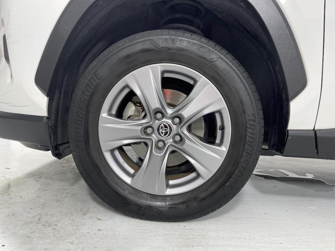 Photo '10' of Toyota Rav4