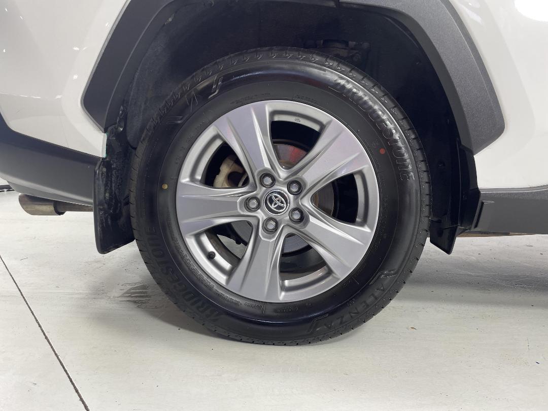 Photo '12' of Toyota Rav4