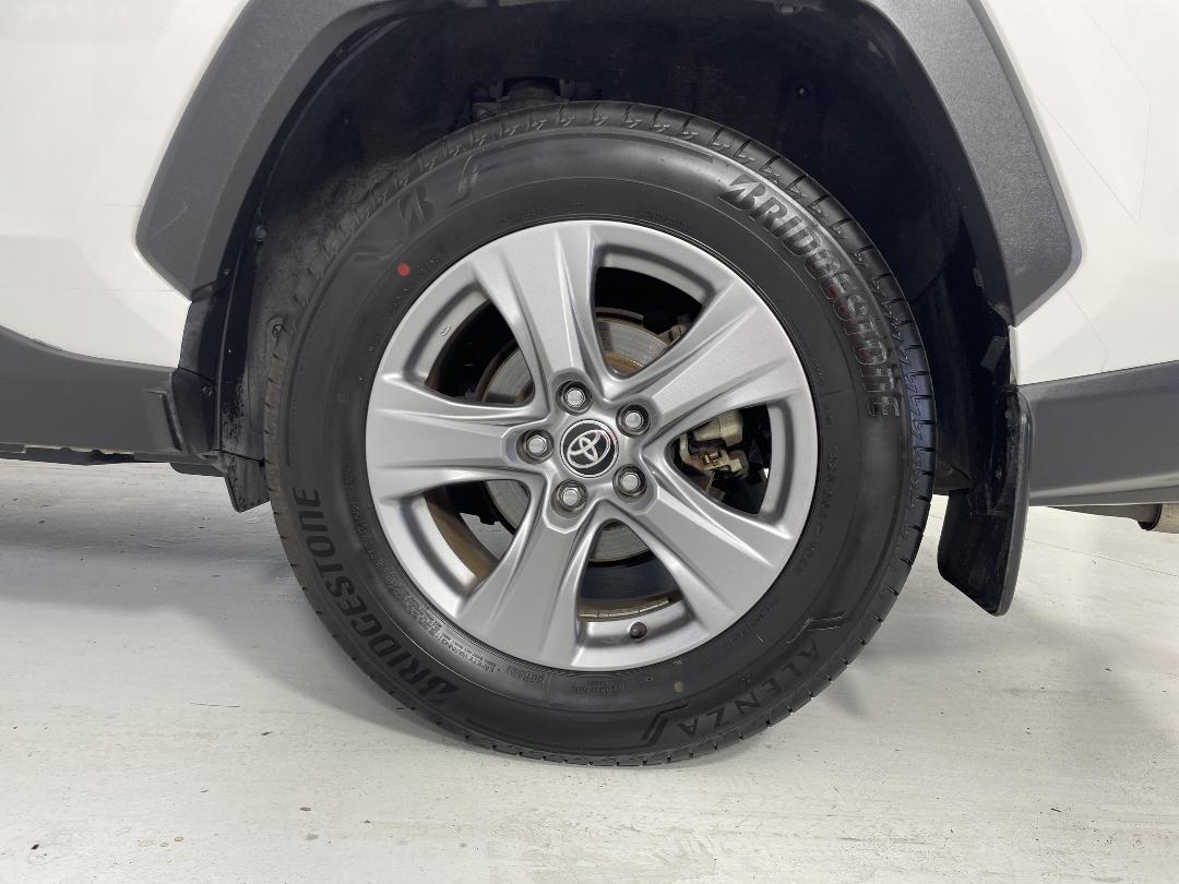 Photo '11' of Toyota Rav4