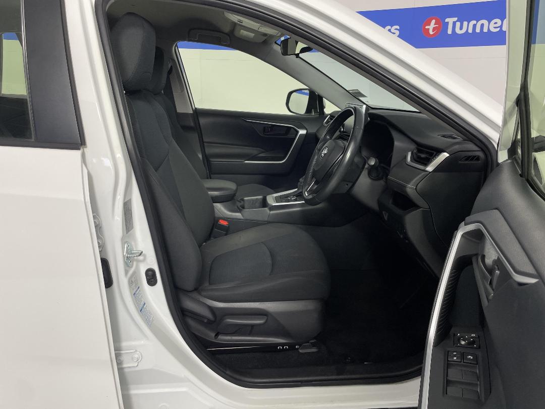 Photo '16' of Toyota Rav4