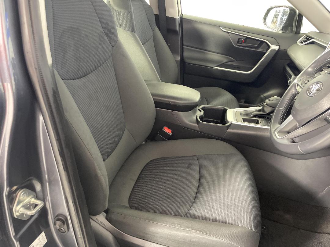 Photo '16' of Toyota Rav4