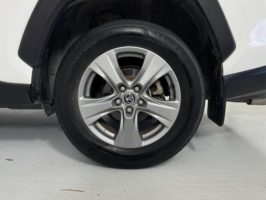 Photo '11' of Toyota Rav4