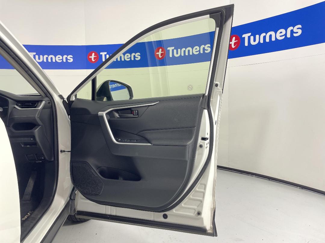 Photo '15' of Toyota Rav4