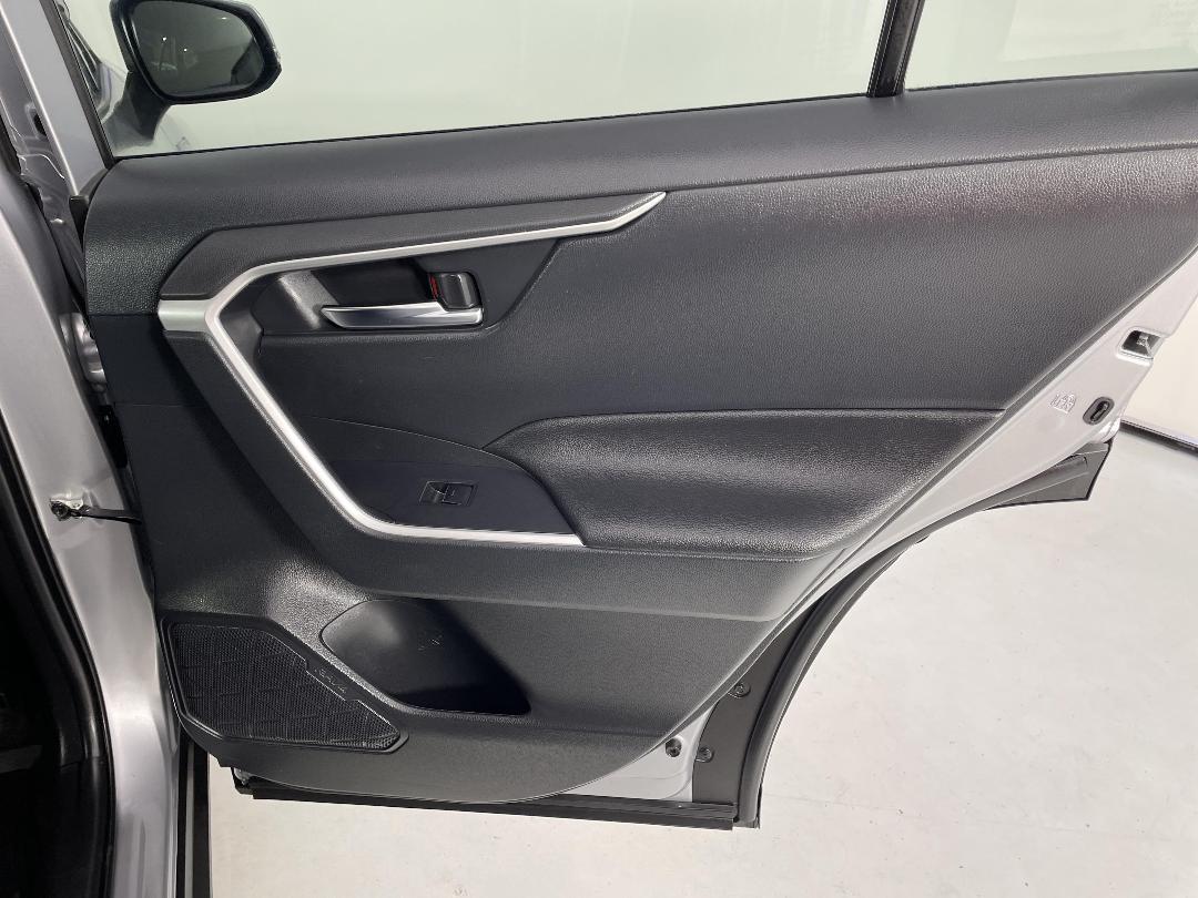 Photo '19' of Toyota Rav4