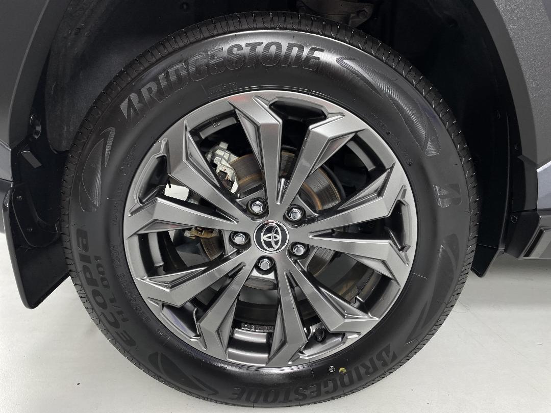 Photo '12' of Toyota Rav4