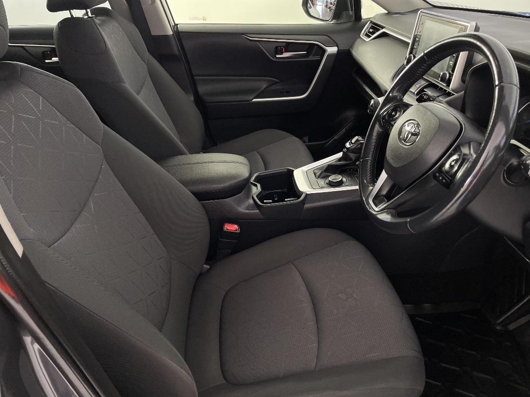 Photo '16' of Toyota Rav4