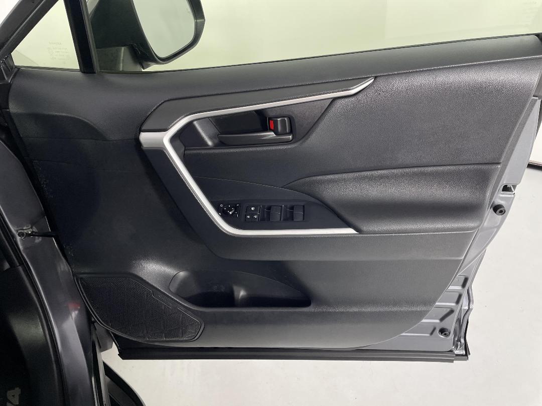 Photo '15' of Toyota Rav4