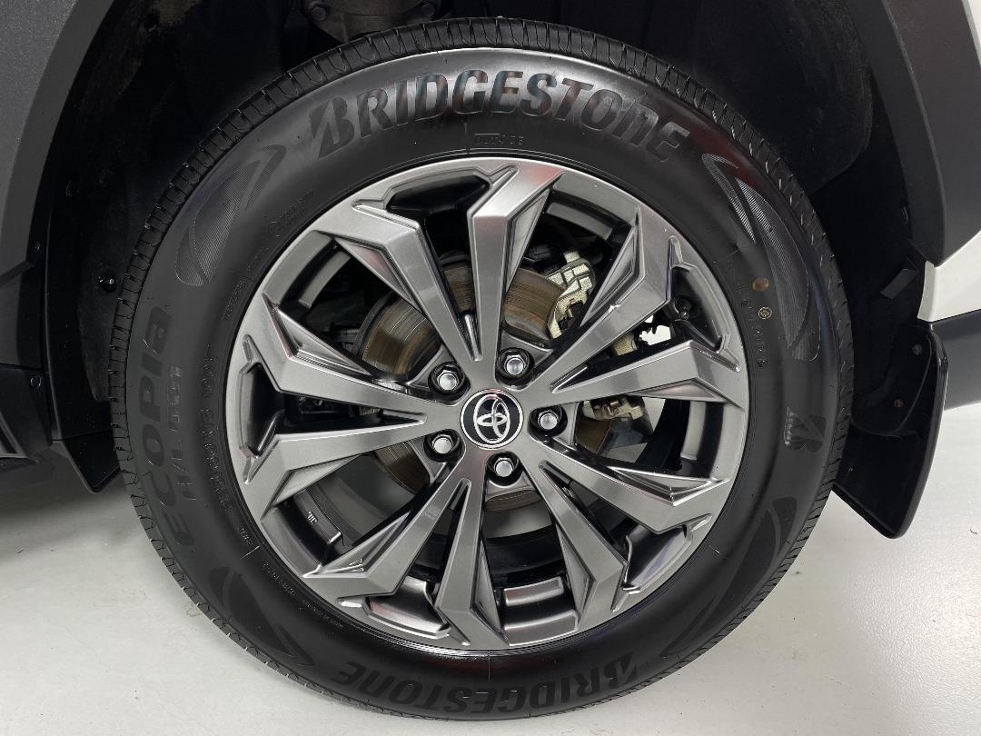 Photo '11' of Toyota Rav4