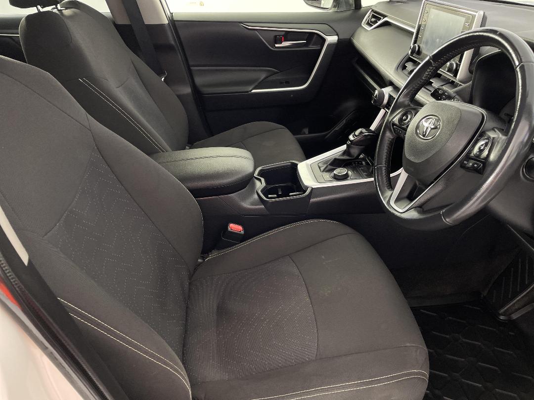 Photo '16' of Toyota Rav4