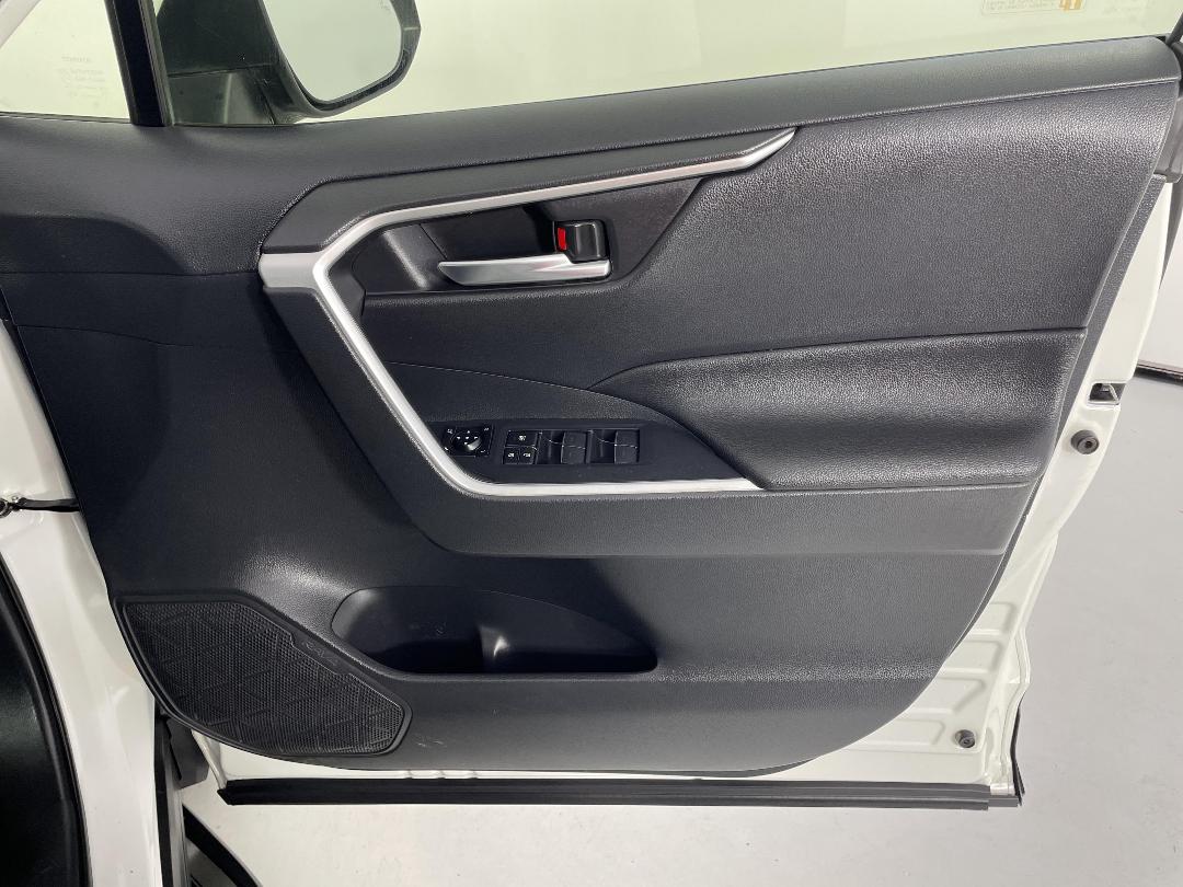 Photo '15' of Toyota Rav4