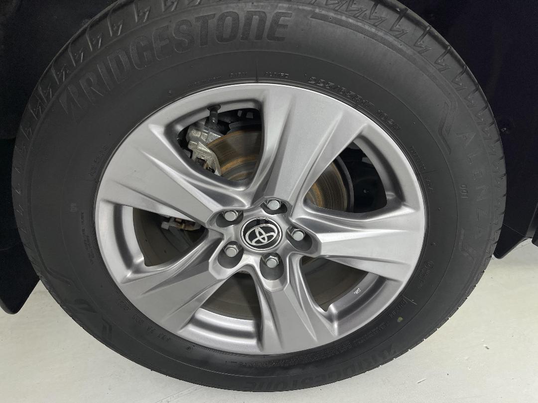 Photo '12' of Toyota Rav4