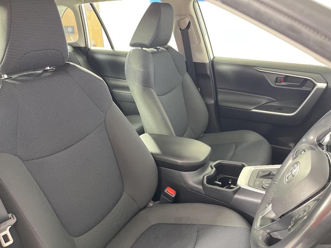 Photo '16' of Toyota Rav4