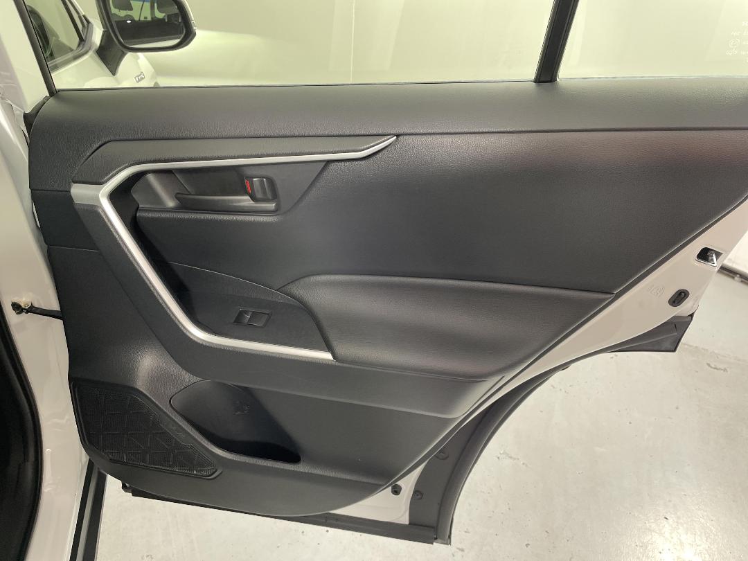 Photo '19' of Toyota Rav4