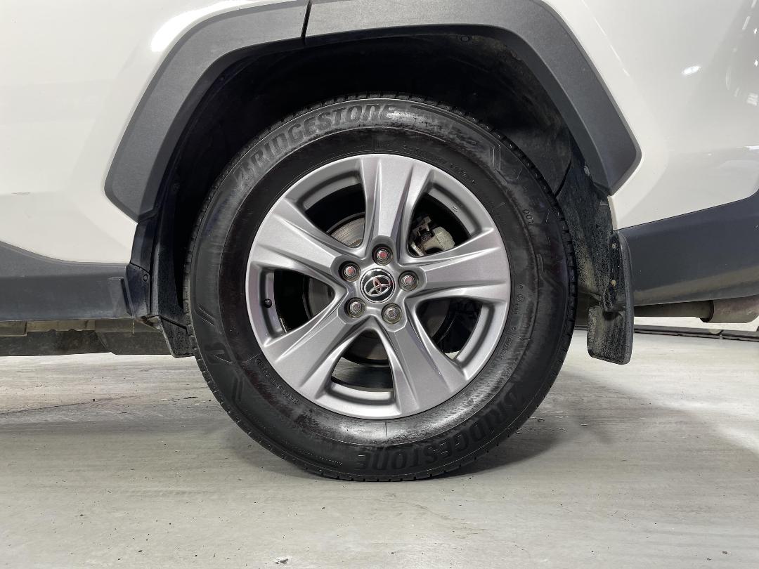 Photo '11' of Toyota Rav4