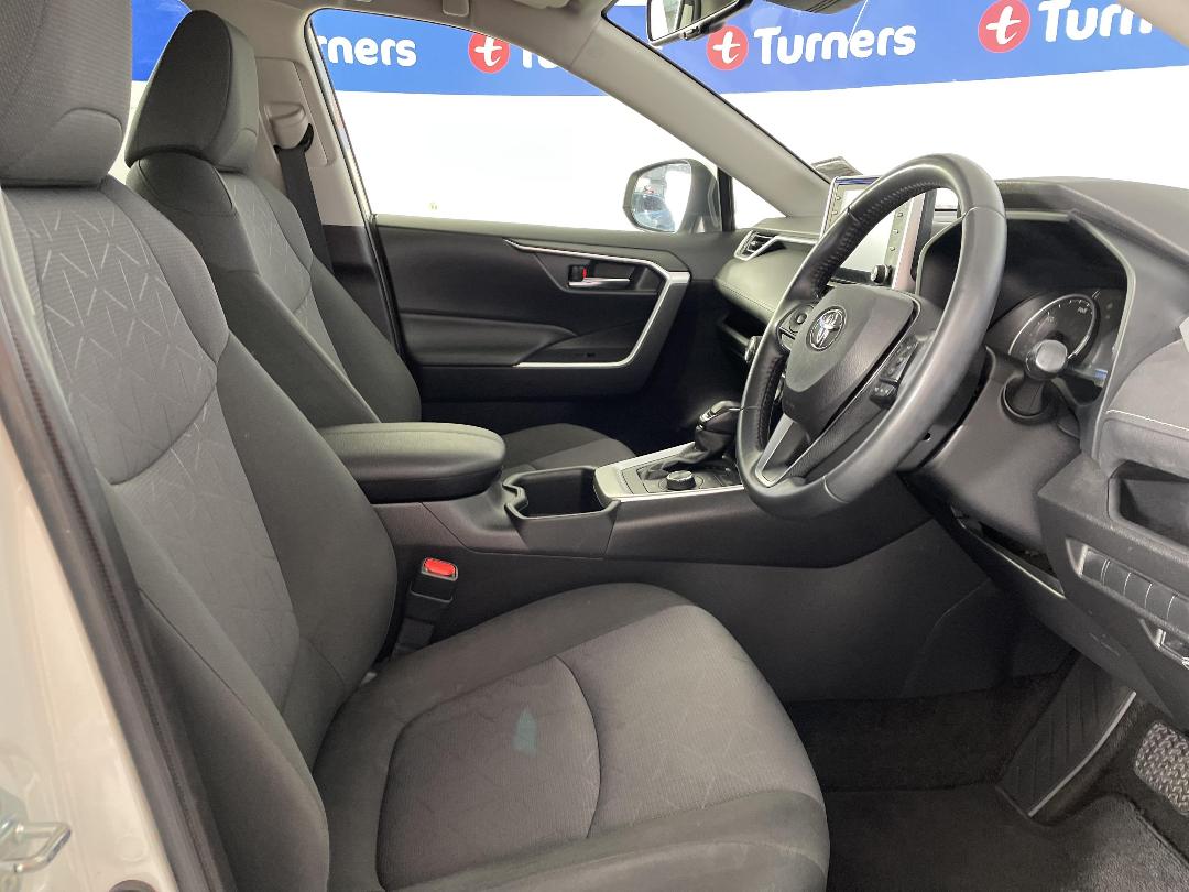 Photo '16' of Toyota Rav4 Photo '16' of Toyota Rav4