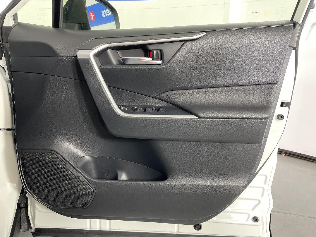 Photo '15' of Toyota Rav4 Photo '15' of Toyota Rav4