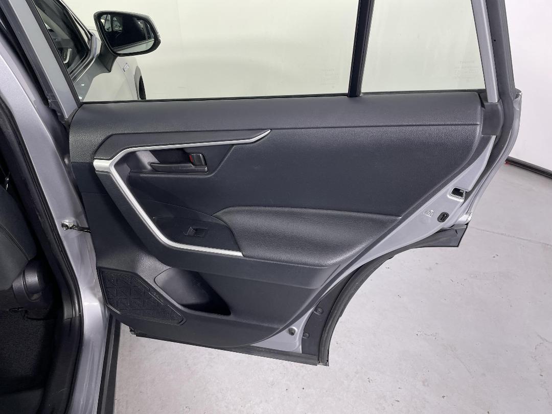 Photo '19' of Toyota Rav4 Photo '19' of Toyota Rav4