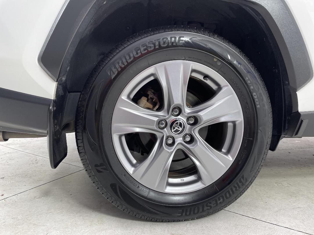 Photo '12' of Toyota Rav4