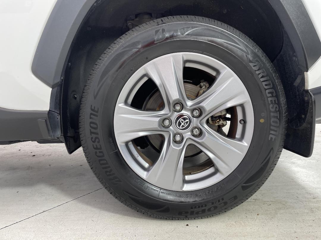 Photo '11' of Toyota Rav4