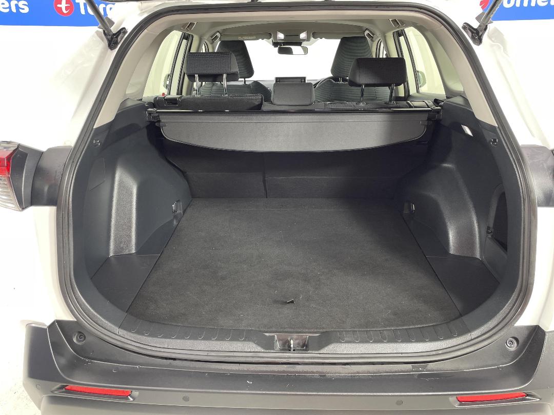 Photo '14' of Toyota Rav4