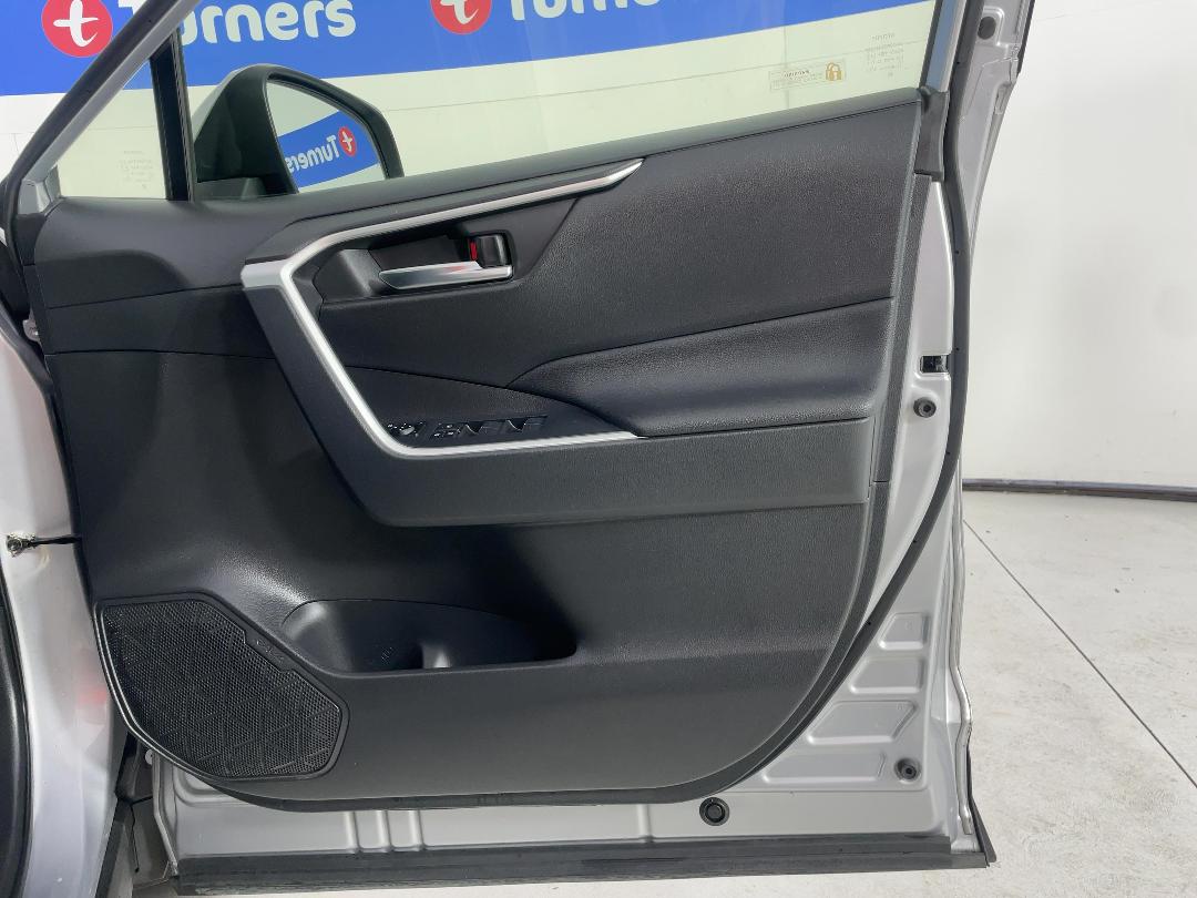 Photo '15' of Toyota Rav4 Photo '15' of Toyota Rav4