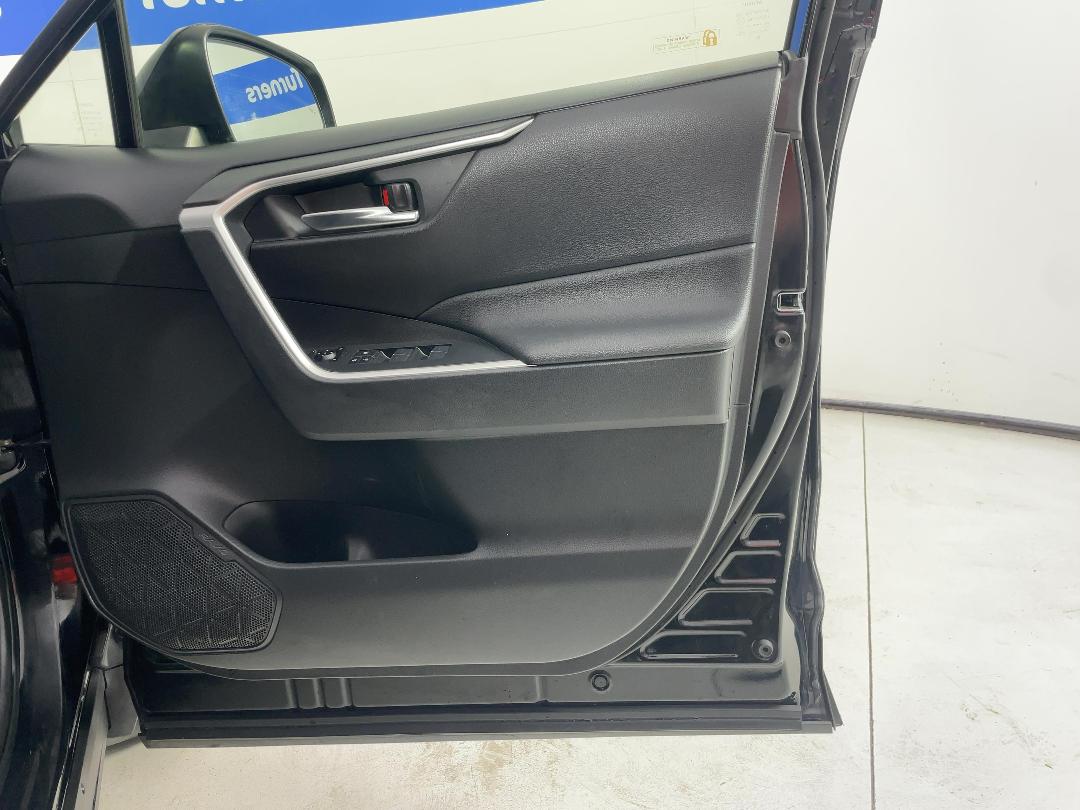 Photo '15' of Toyota Rav4