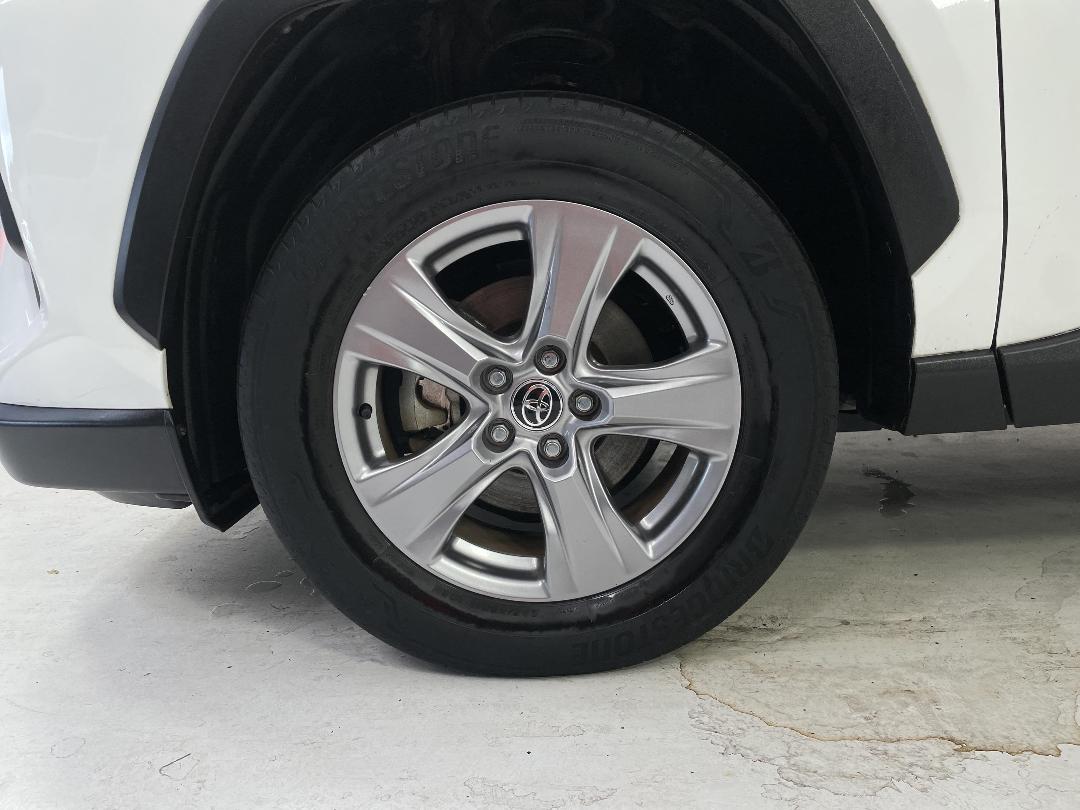 Photo '10' of Toyota Rav4