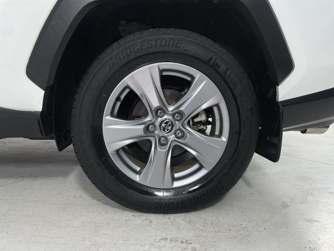 Photo '11' of Toyota Rav4