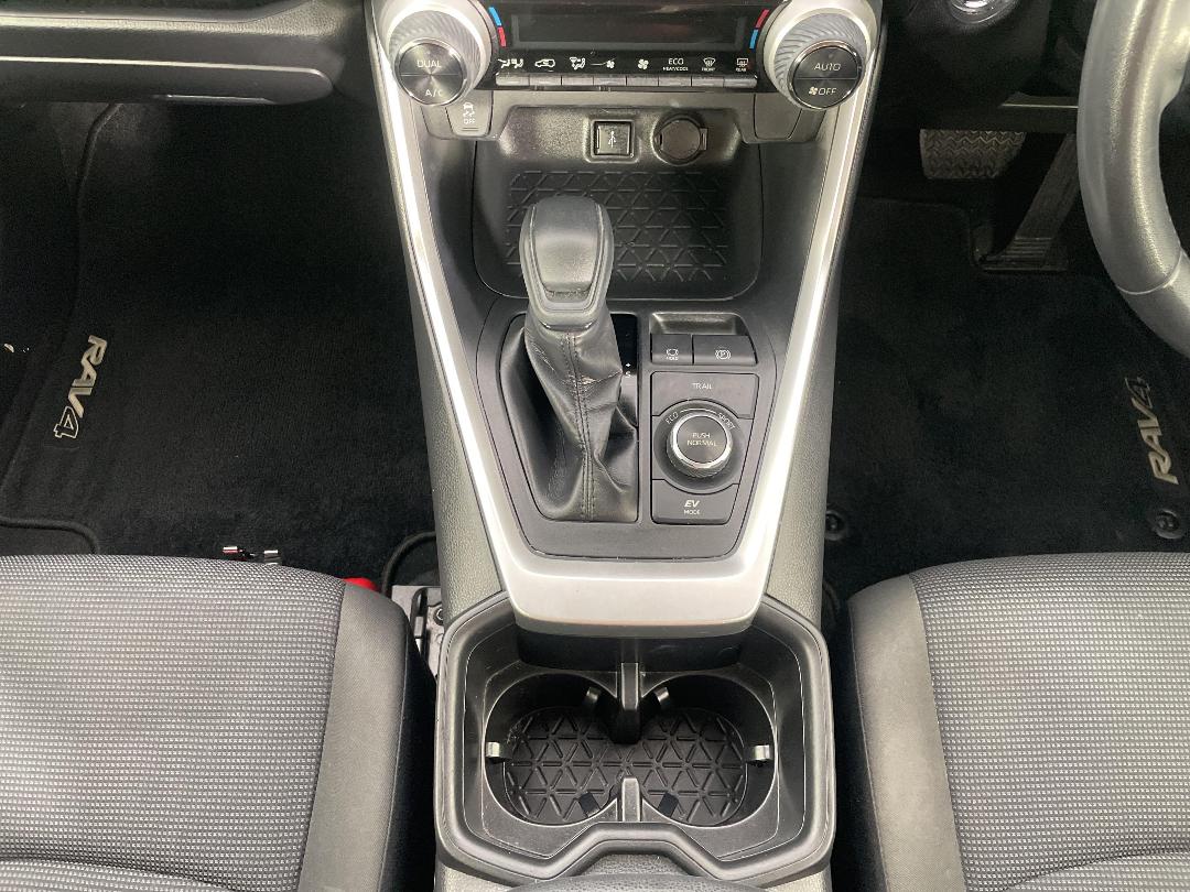 Photo '18' of Toyota Rav4