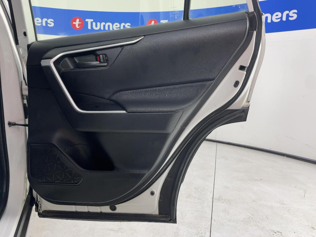 Photo '19' of Toyota Rav4