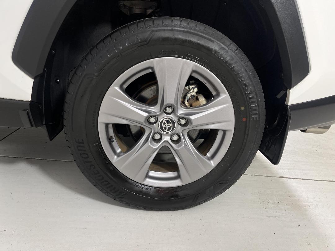 Photo '11' of Toyota Rav4