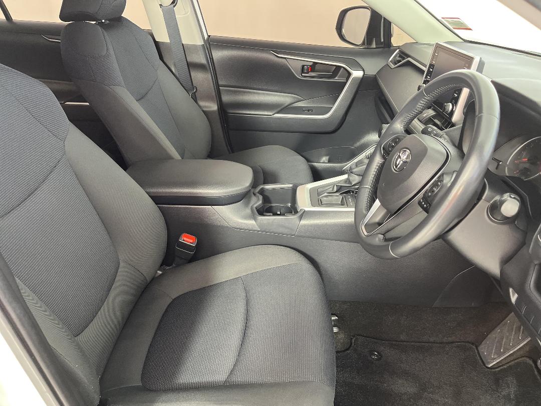 Photo '16' of Toyota Rav4 Photo '16' of Toyota Rav4