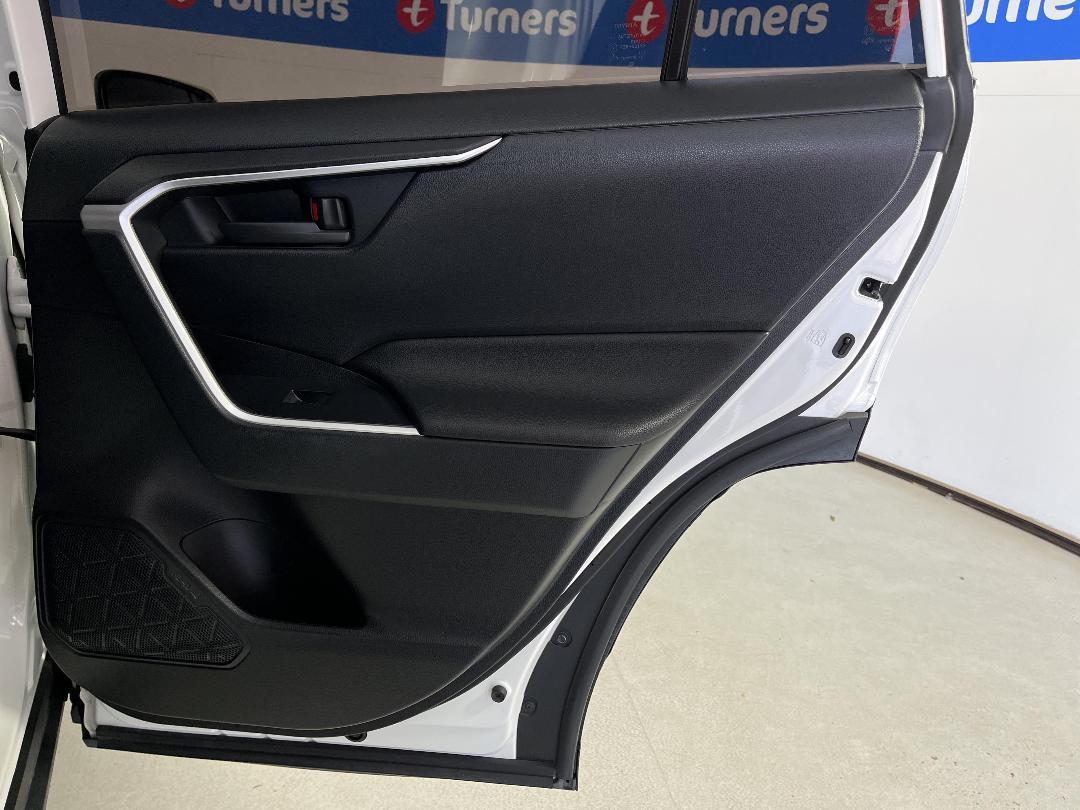 Photo '19' of Toyota Rav4 Photo '19' of Toyota Rav4