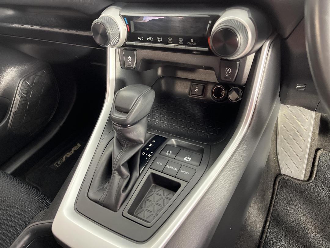 Photo '18' of Toyota Rav4 Photo '18' of Toyota Rav4