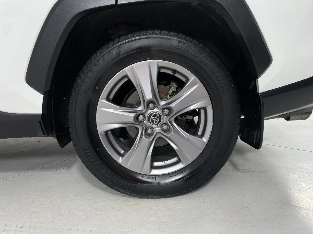 Photo '11' of Toyota Rav4