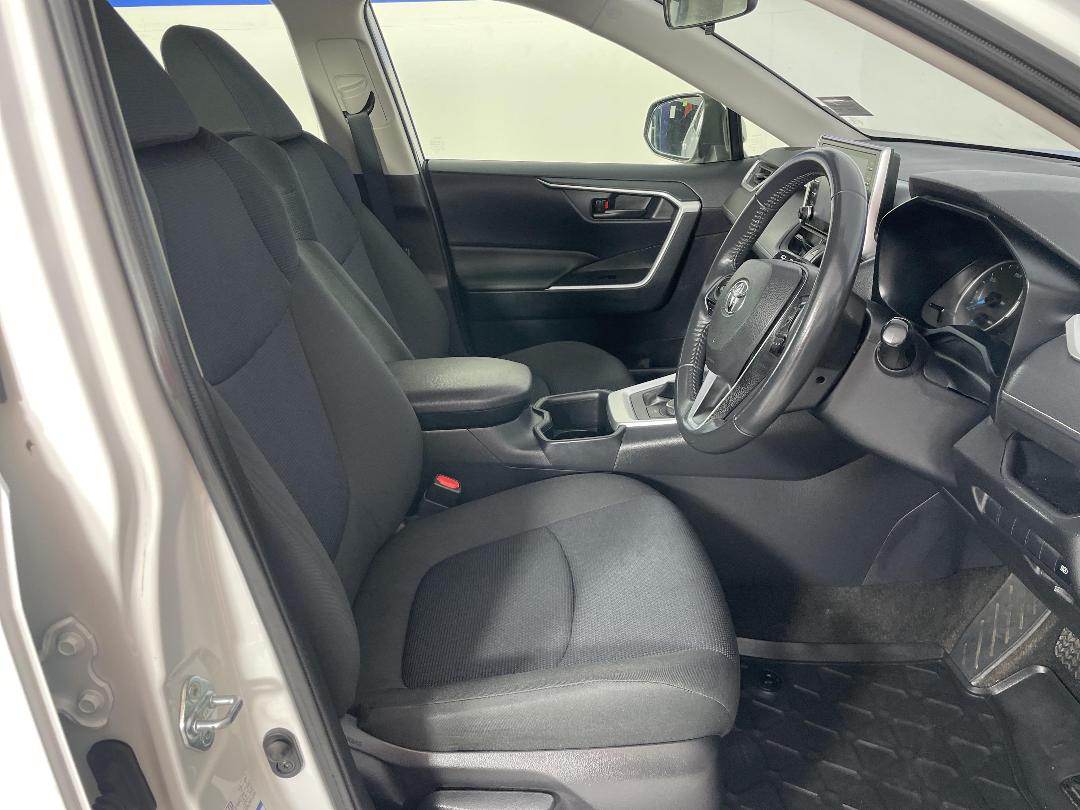 Photo '16' of Toyota Rav4