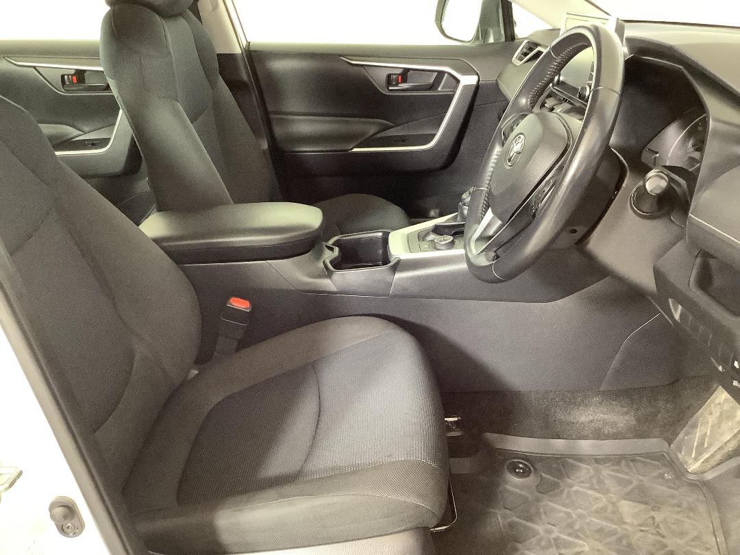 Photo '16' of Toyota Rav4