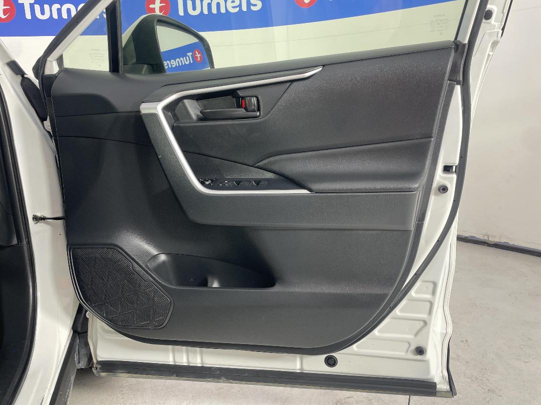 Photo '15' of Toyota Rav4