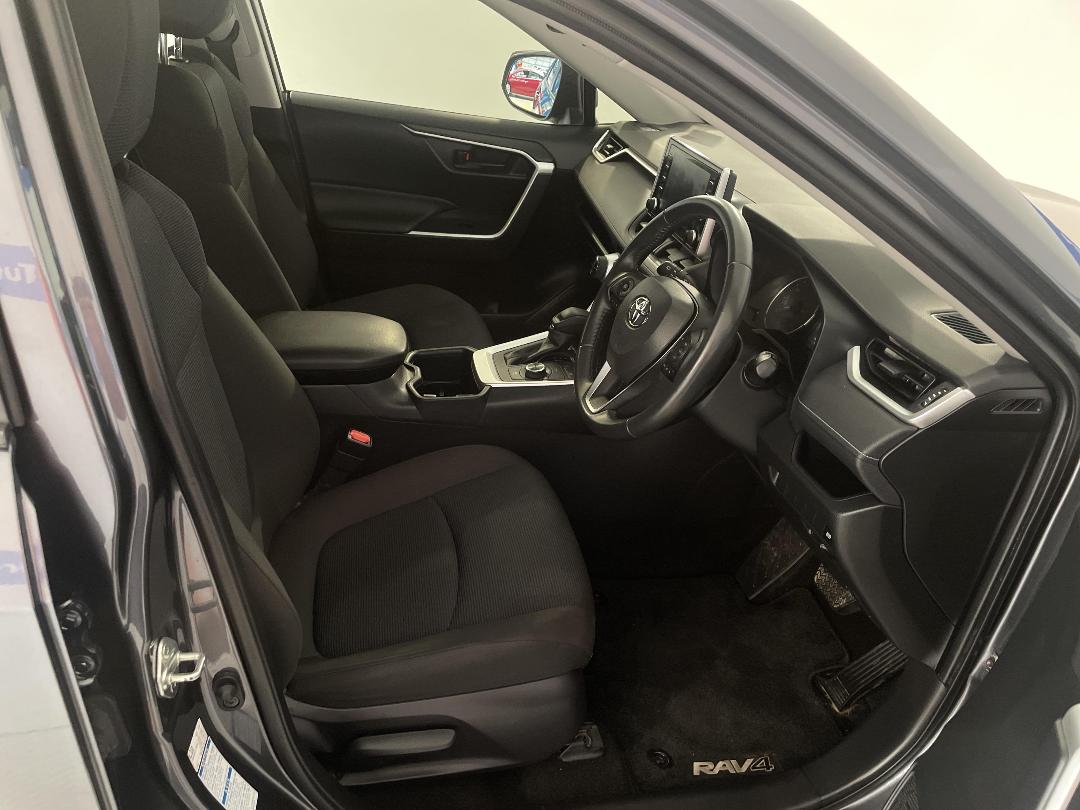 Photo '16' of Toyota Rav4