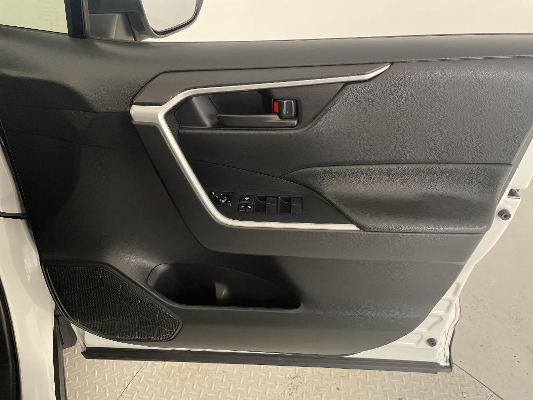 Photo '15' of Toyota Rav4