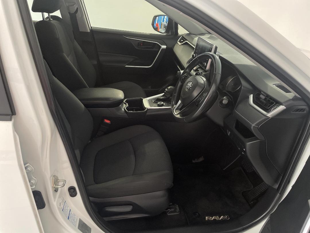 Photo '16' of Toyota Rav4