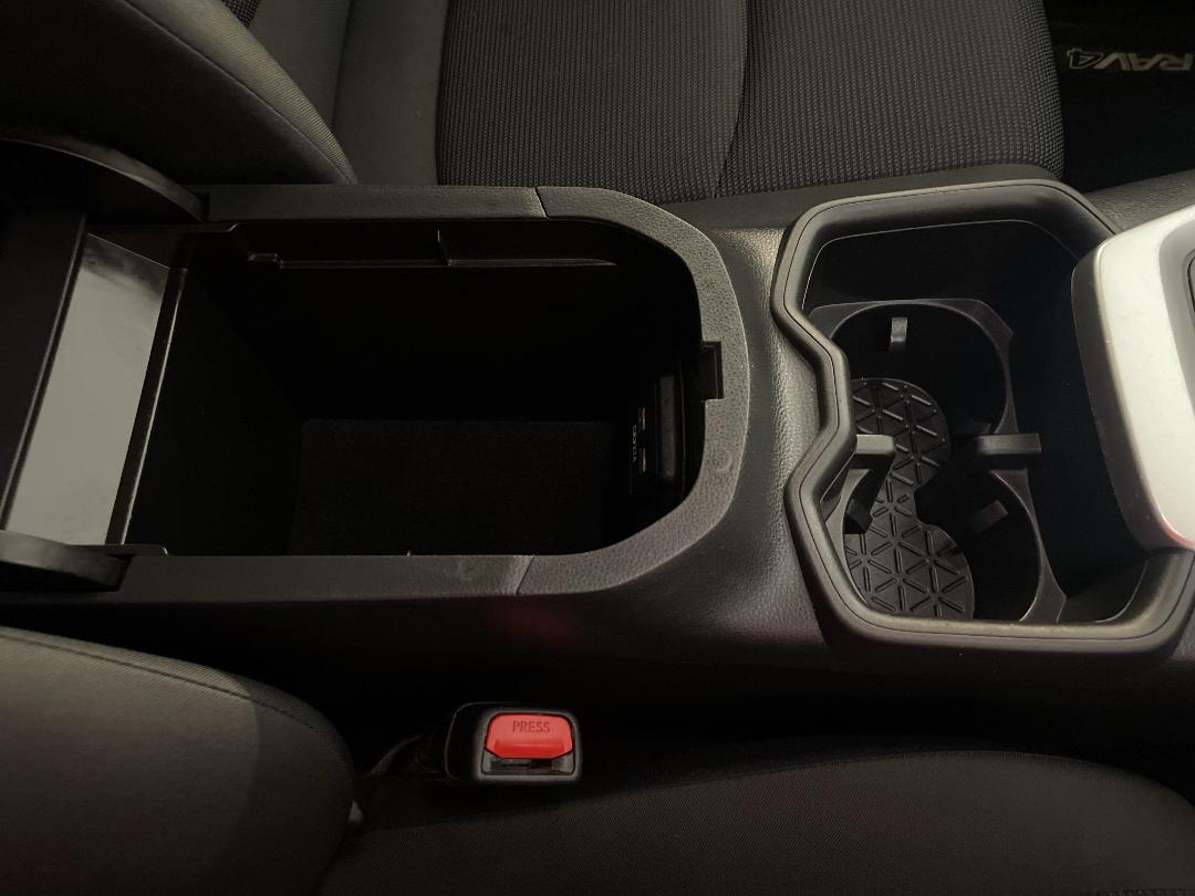 Photo '33' of Toyota Rav4