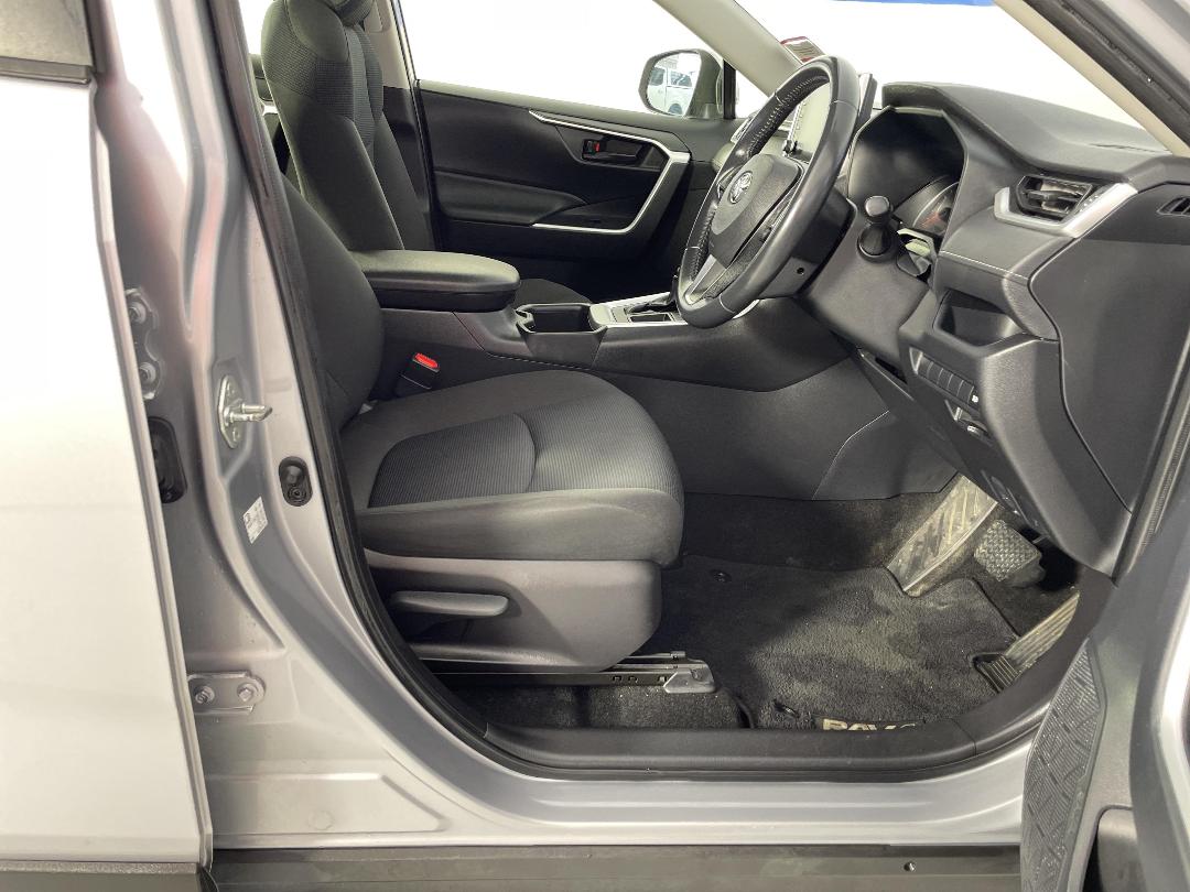 Photo '16' of Toyota Rav4