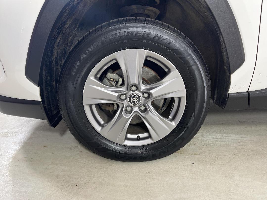 Photo '10' of Toyota Rav4