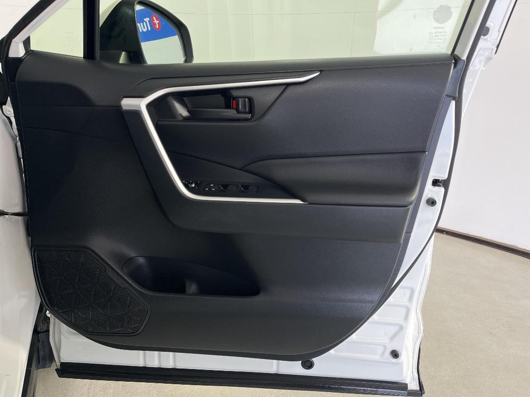 Photo '15' of Toyota Rav4