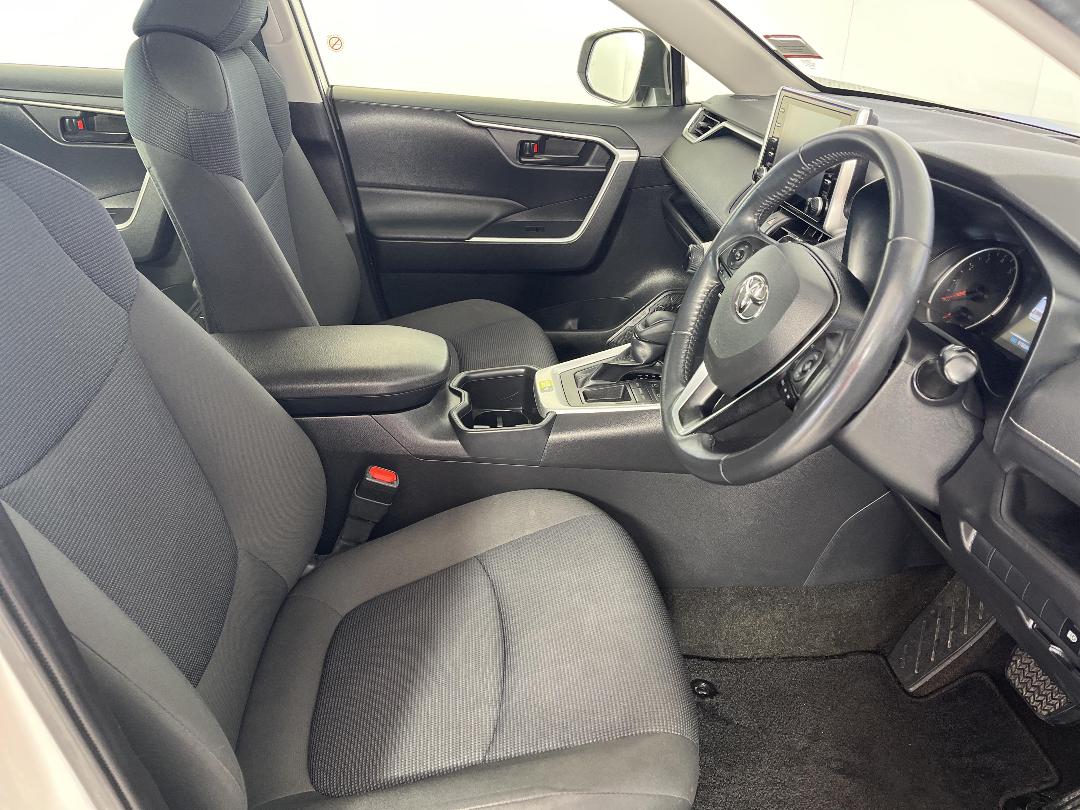 Photo '16' of Toyota Rav4