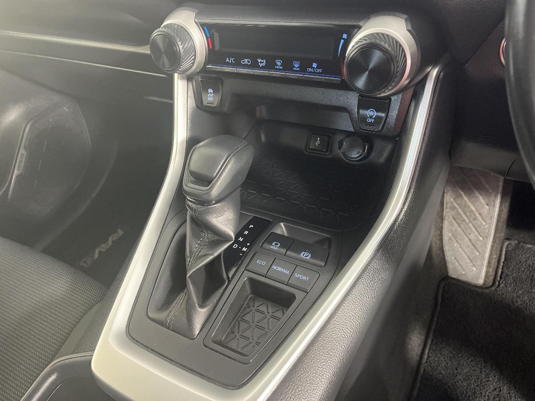 Photo '18' of Toyota Rav4