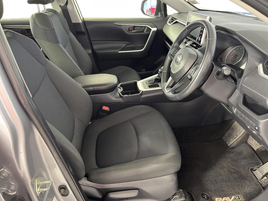 Photo '16' of Toyota Rav4